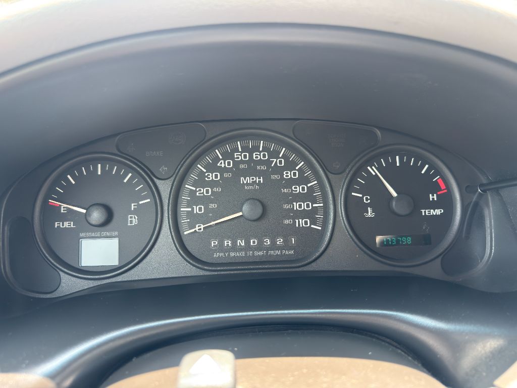 2005 Chevrolet Venture - $3,750