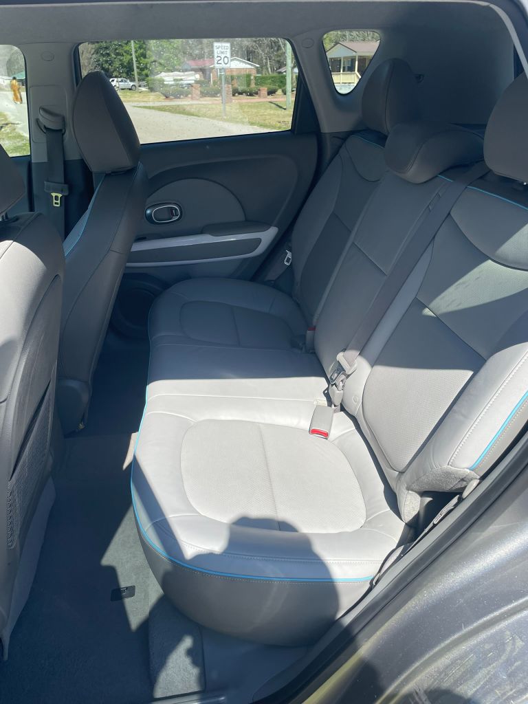 2015 Kia Soul EV + photo