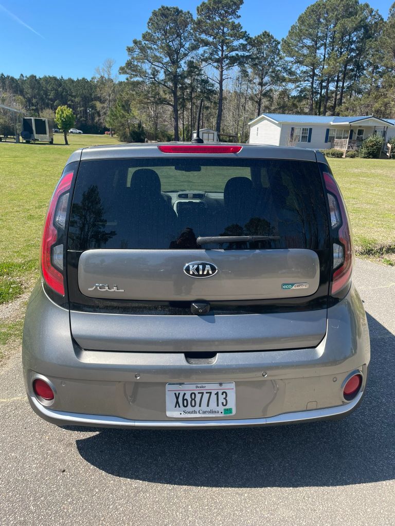 2015 Kia Soul EV + photo