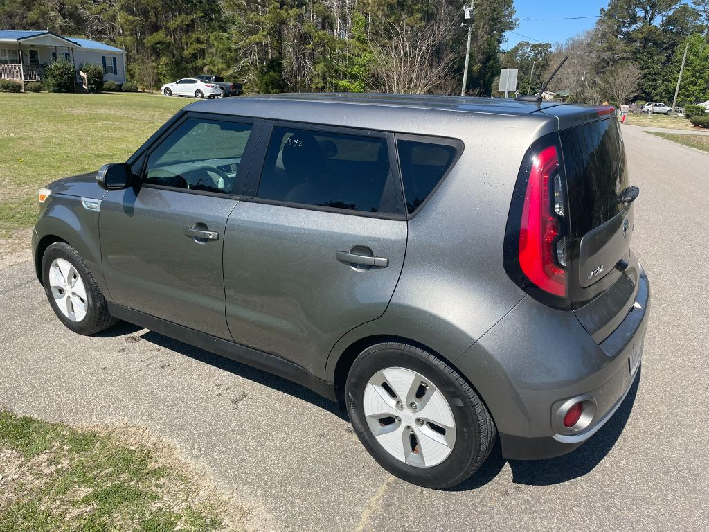 2015 Kia Soul EV + photo