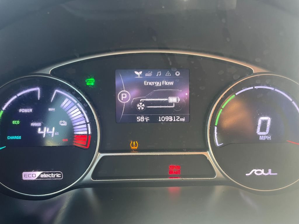 2015 Kia Soul EV + photo