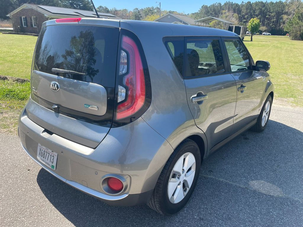 2015 Kia Soul EV + photo