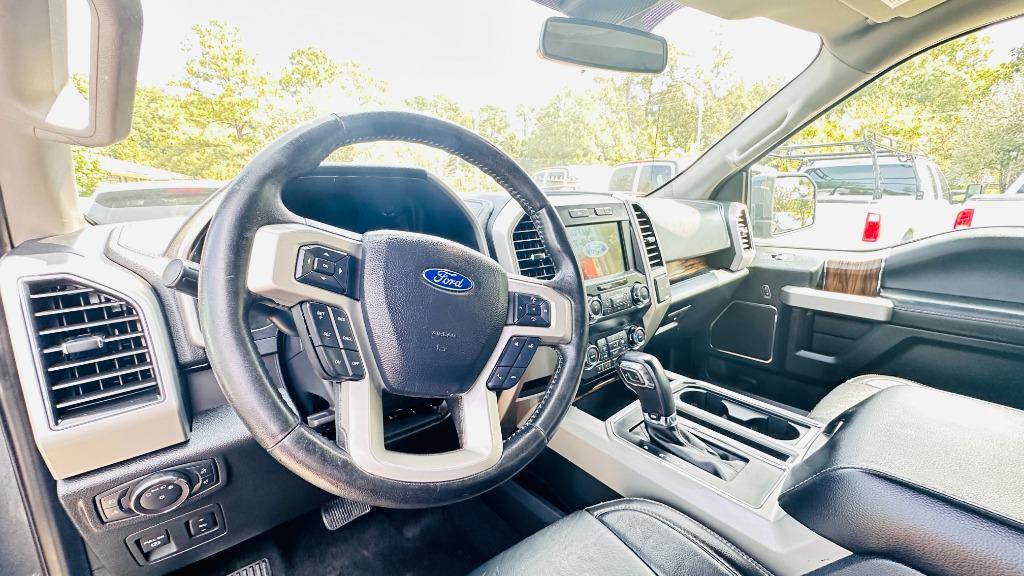 2019 Ford F150 Lariat photo