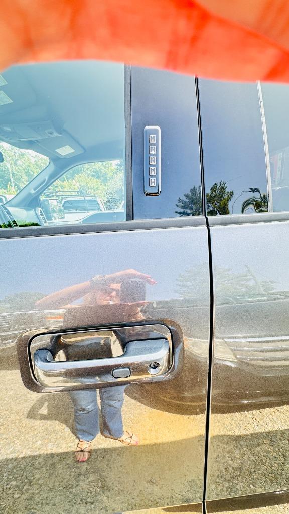 2019 Ford F150 Lariat photo