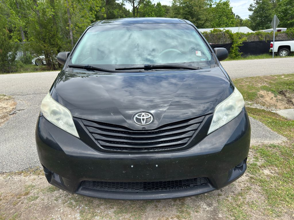 2011 Toyota Sienna Base 7-Passenger photo