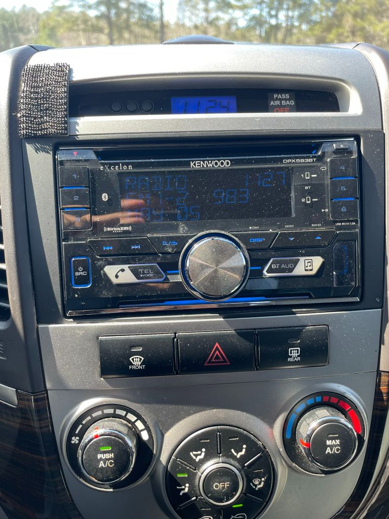 2011 Hyundai Santa Fe GLS photo