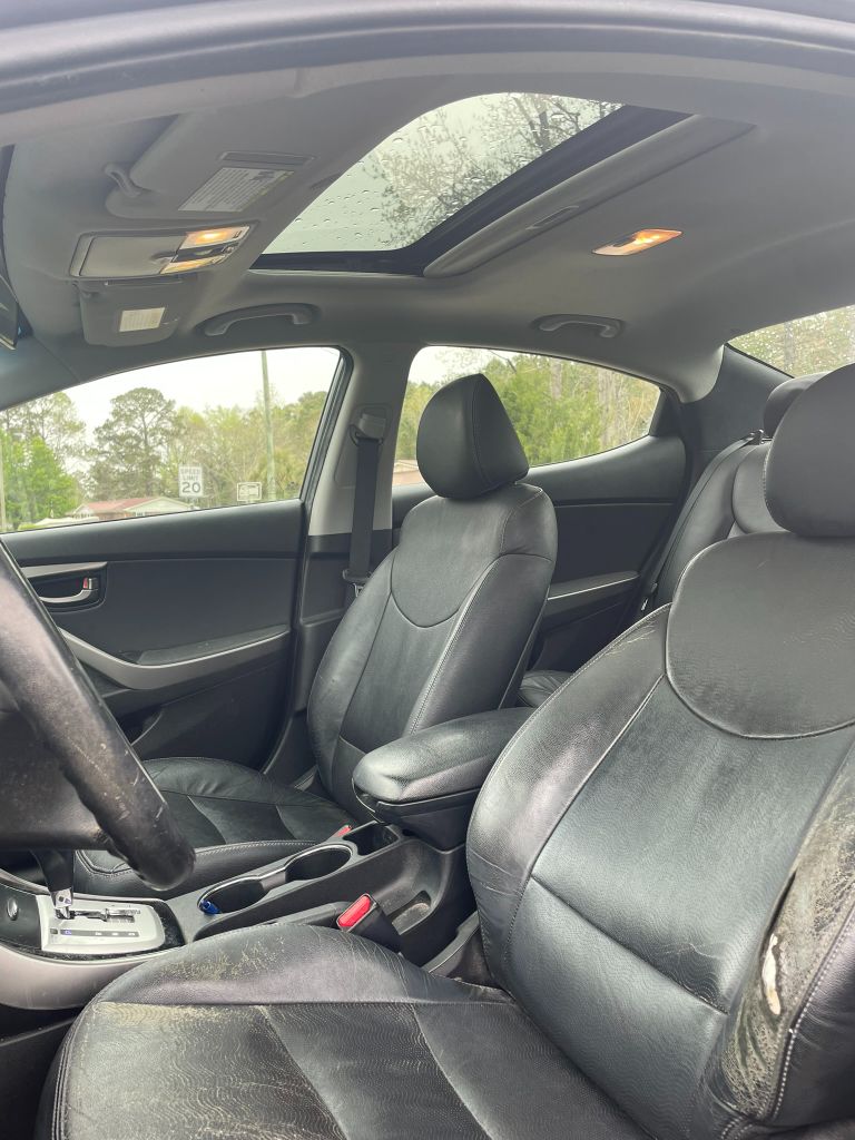 2012 Hyundai Elantra GLS photo