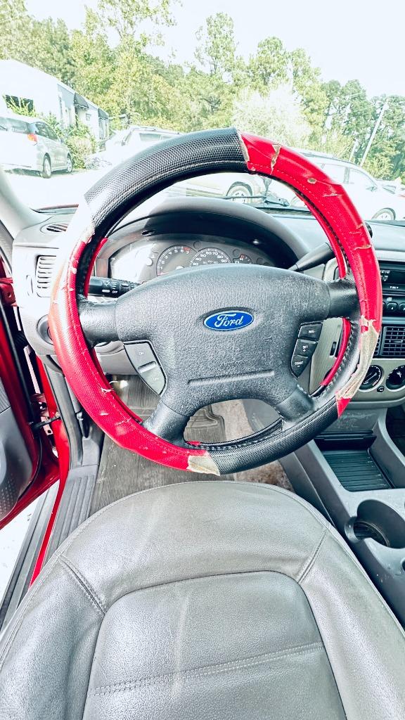 2004 Ford Explorer XLT photo