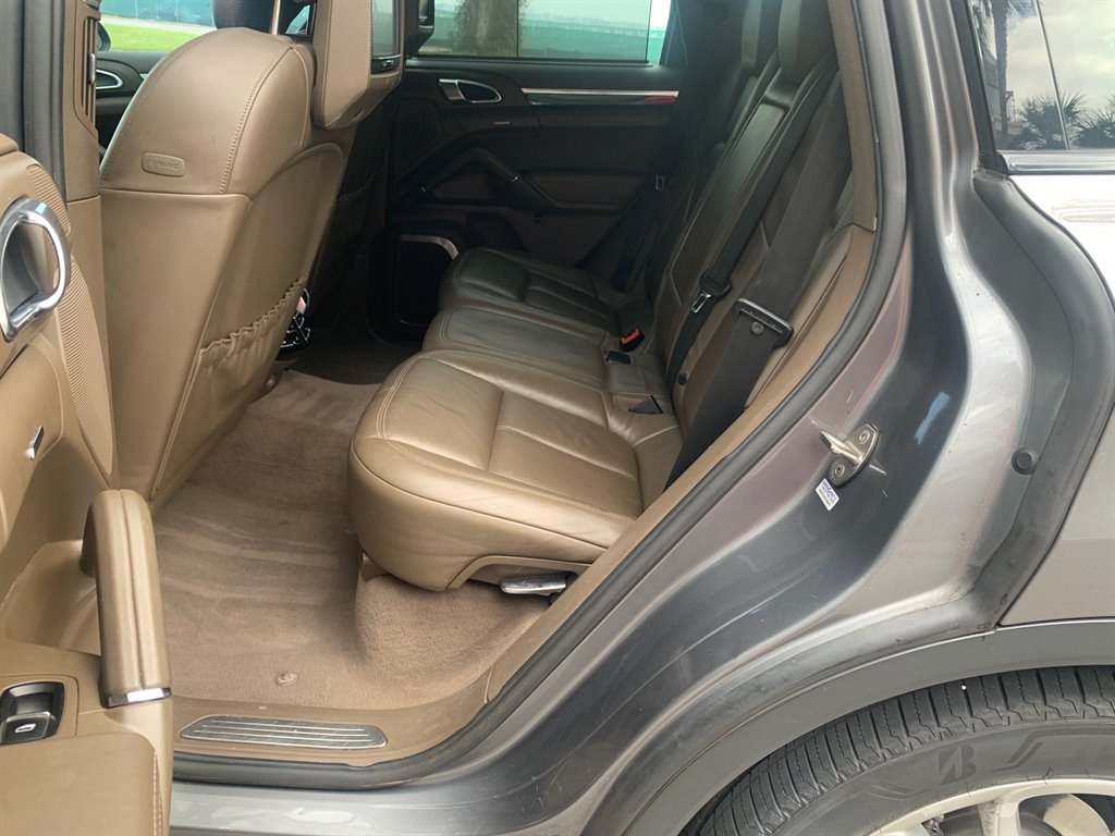2011 Porsche Cayenne S photo