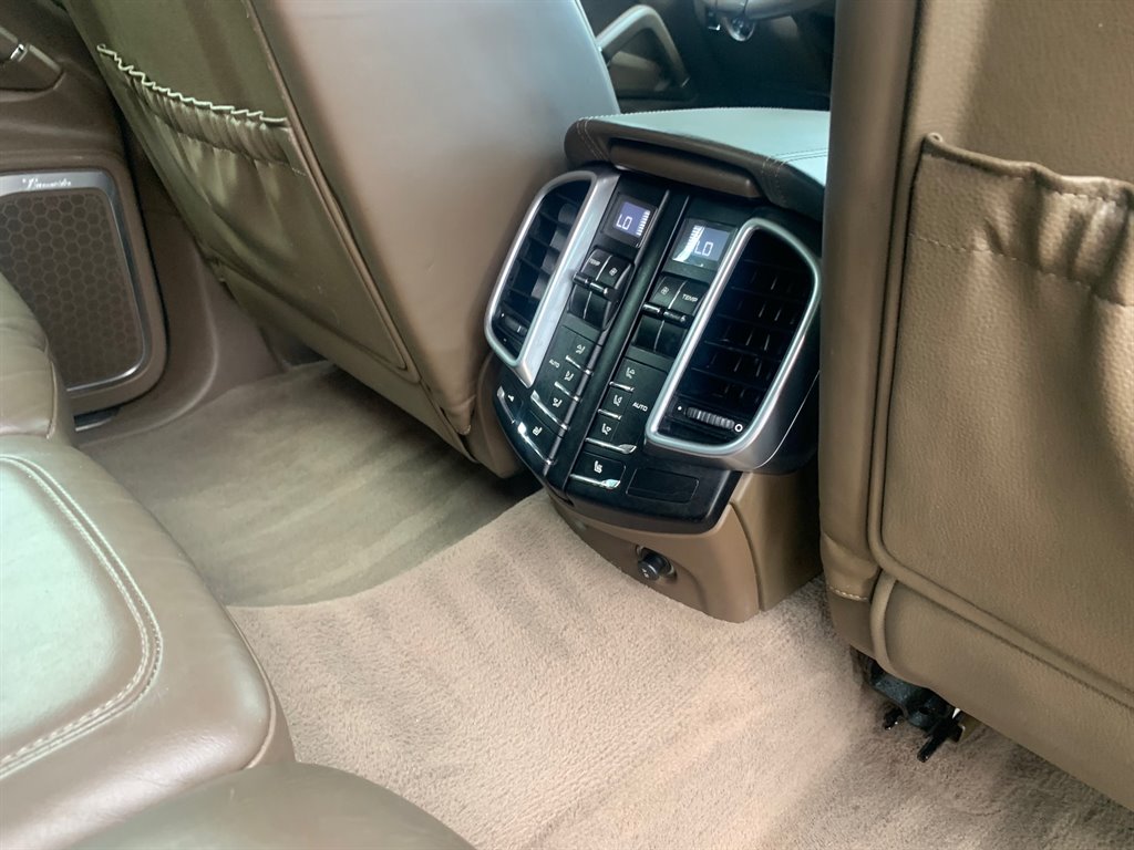 2011 Porsche Cayenne S photo