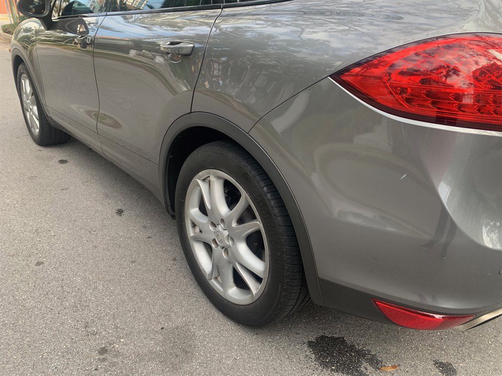2011 Porsche Cayenne S photo