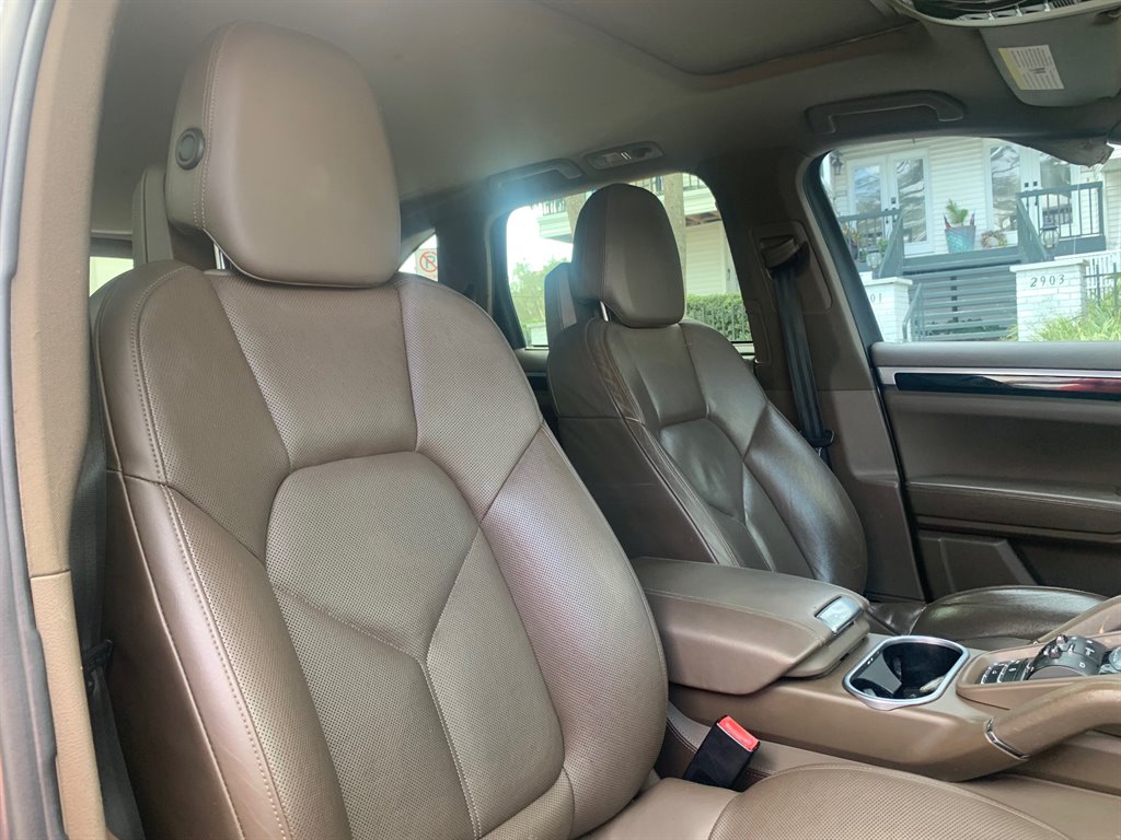 2011 Porsche Cayenne S photo