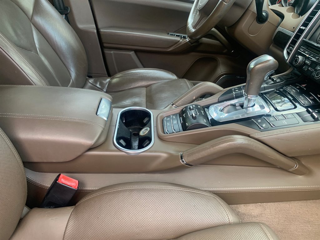 2011 Porsche Cayenne S photo