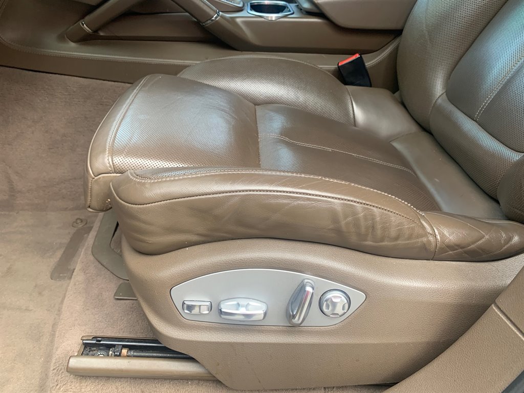 2011 Porsche Cayenne S photo