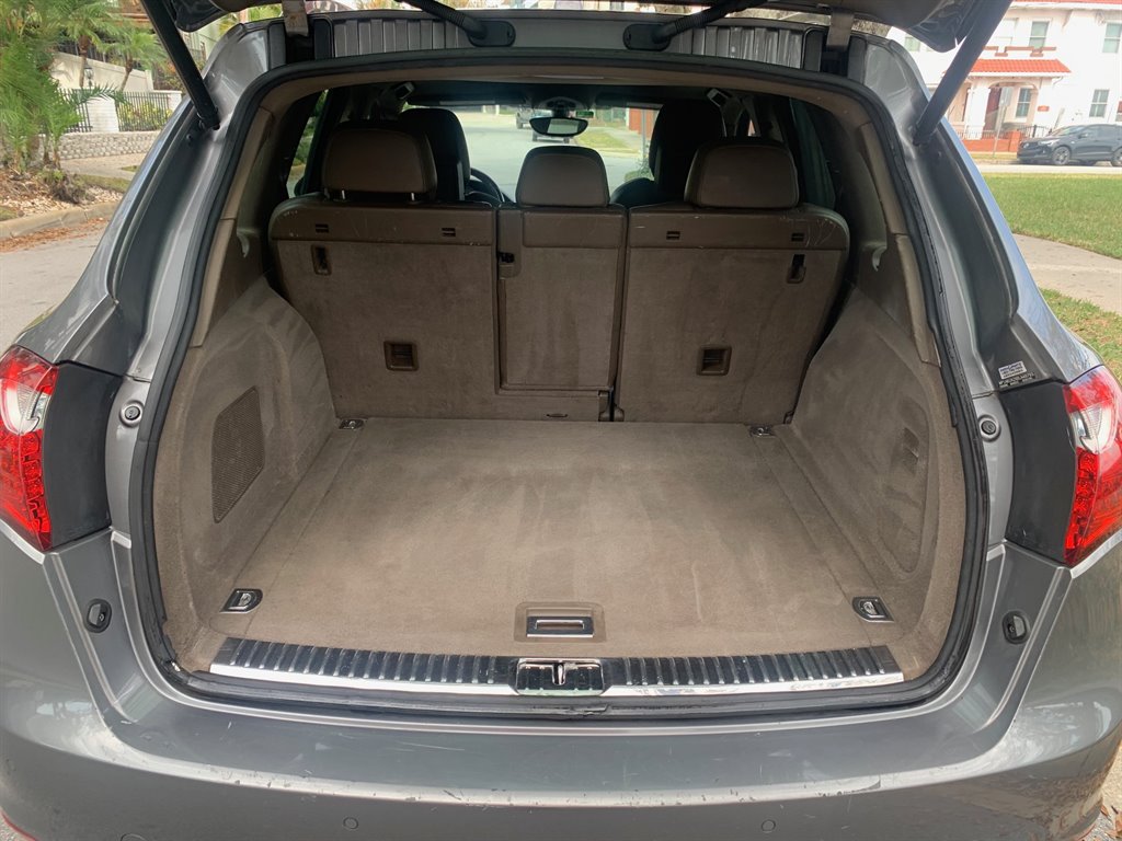 2011 Porsche Cayenne S photo