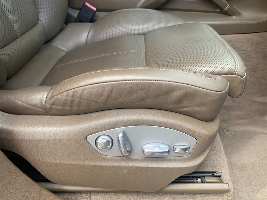 2011 Porsche Cayenne S photo
