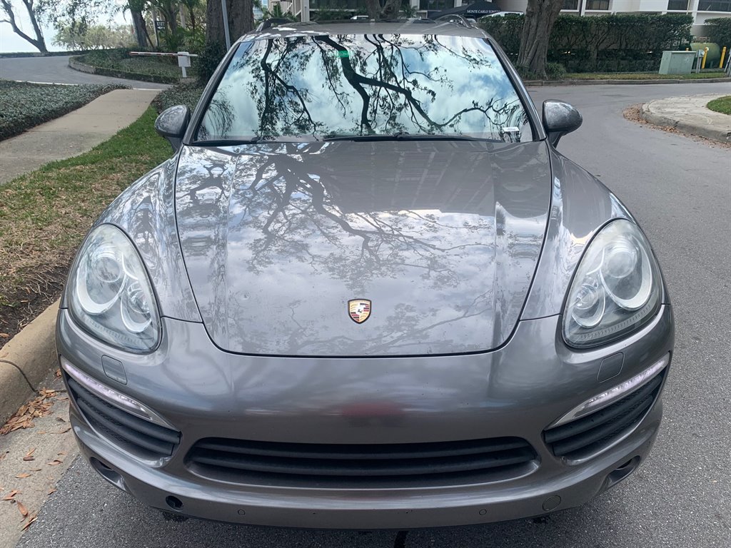 2011 Porsche Cayenne S photo