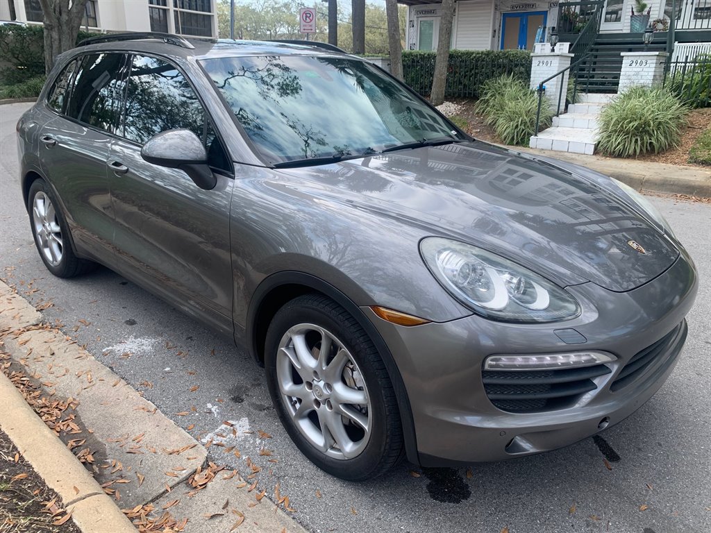 2011 Porsche Cayenne S photo
