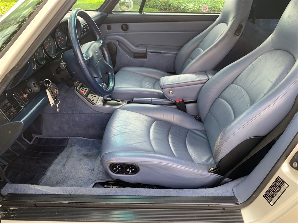1995 Porsche 911 Carrera photo