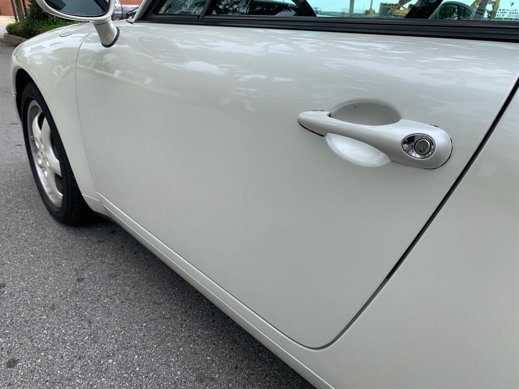 1995 Porsche 911 Carrera photo