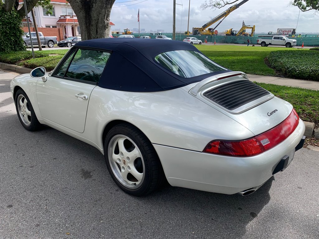 1995 Porsche 911 Carrera photo