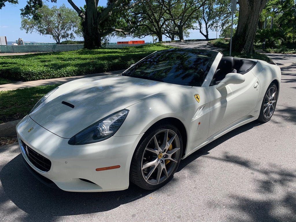 2014 Ferrari California photo