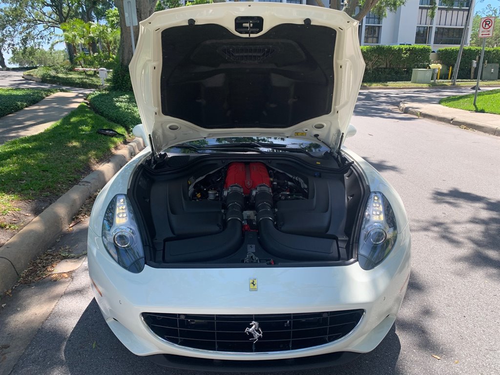 2014 Ferrari California photo