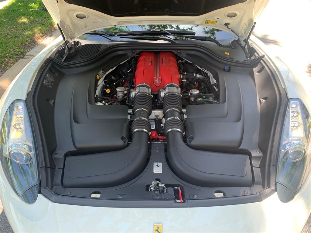 2014 Ferrari California photo