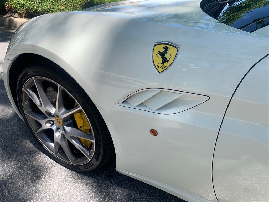 2014 Ferrari California photo