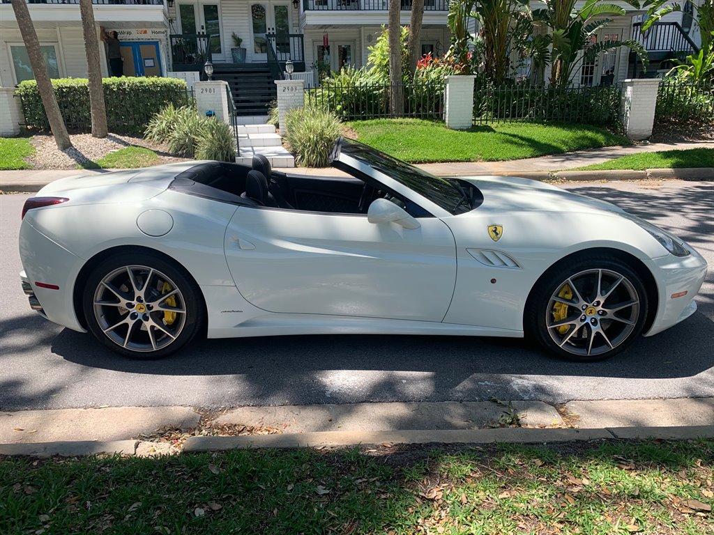 2014 Ferrari California photo