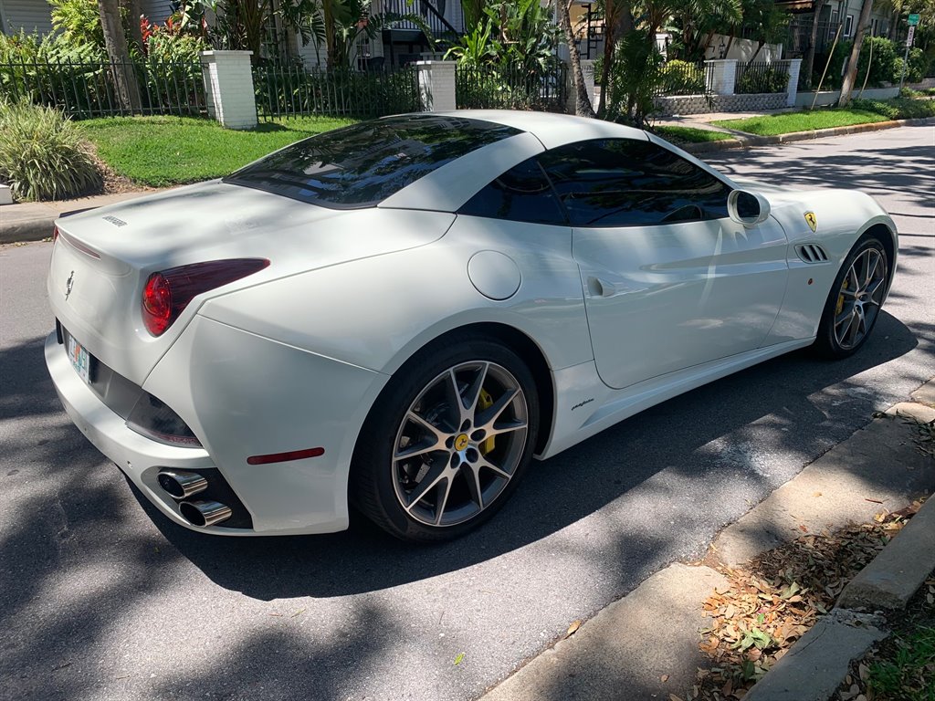 2014 Ferrari California photo