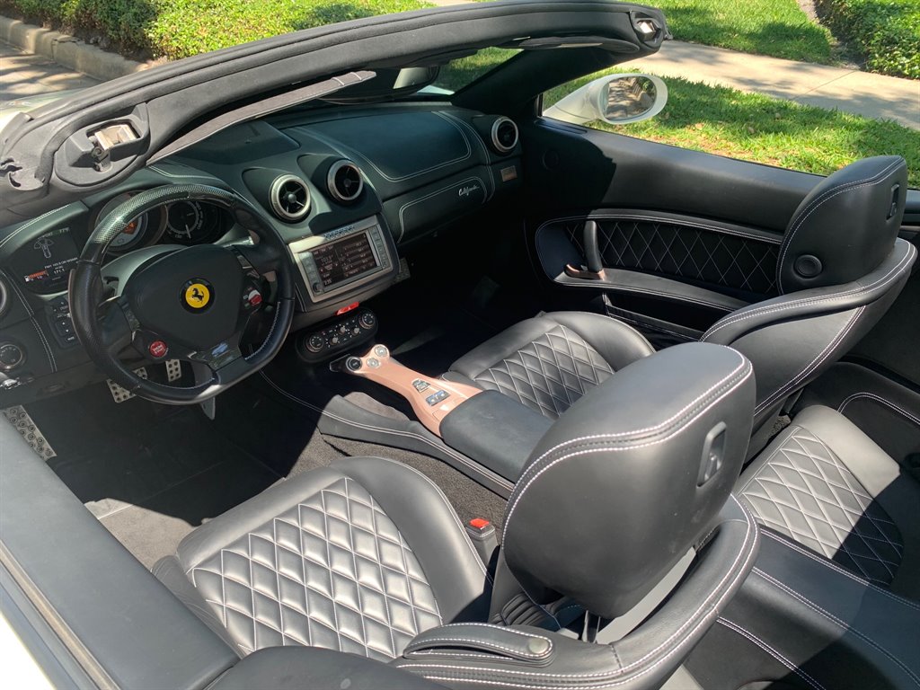 2014 Ferrari California photo
