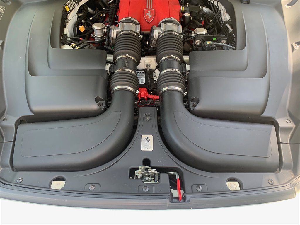 2014 Ferrari California photo