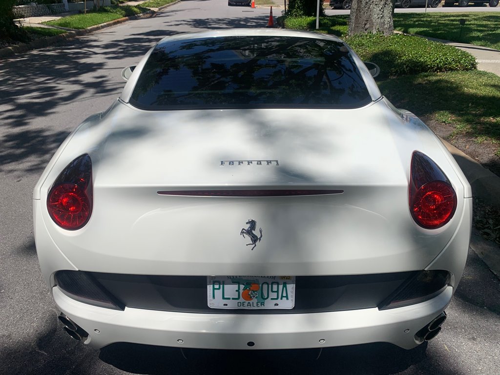 2014 Ferrari California photo