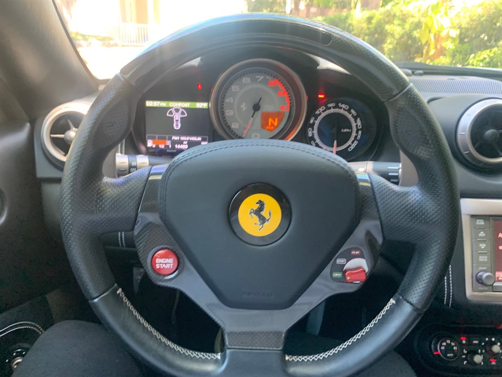 2014 Ferrari California photo