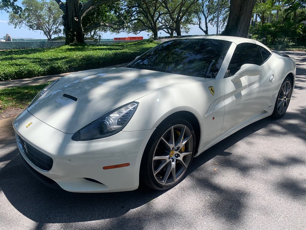 2014 Ferrari California photo