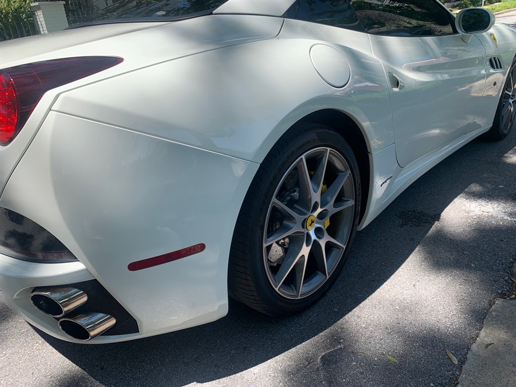 2014 Ferrari California photo
