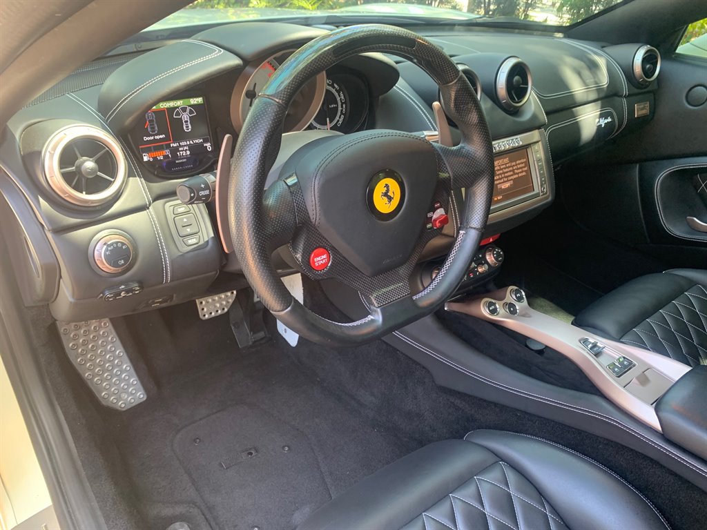 2014 Ferrari California photo