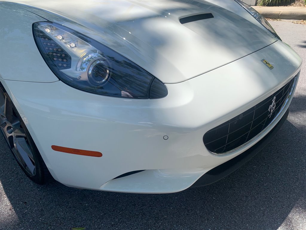 2014 Ferrari California photo