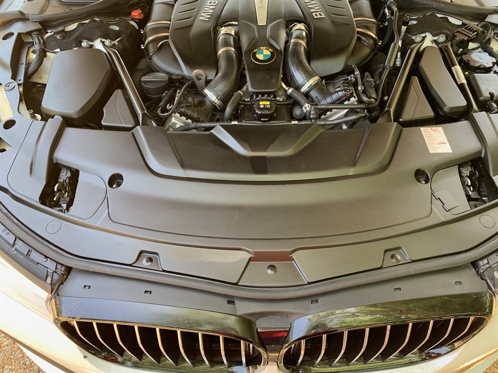 2016 BMW 7-Series 750xi photo