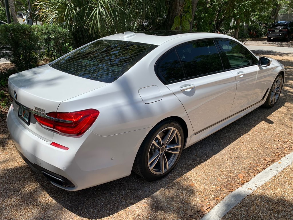 2016 BMW 7-Series 750xi photo