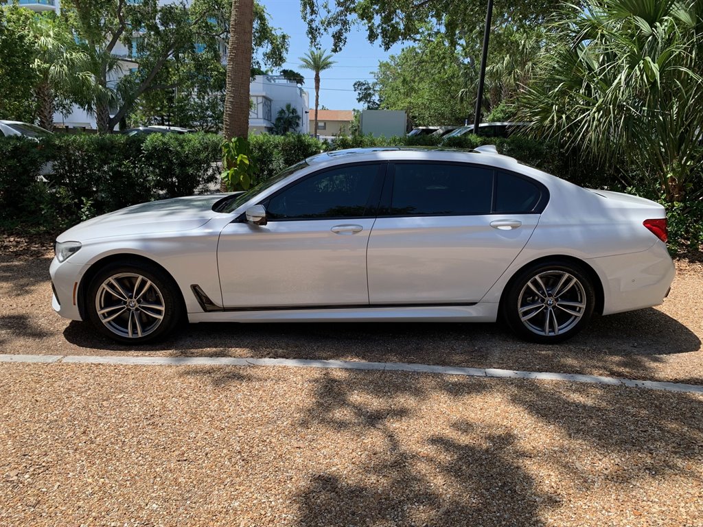 2016 BMW 7-Series 750xi photo