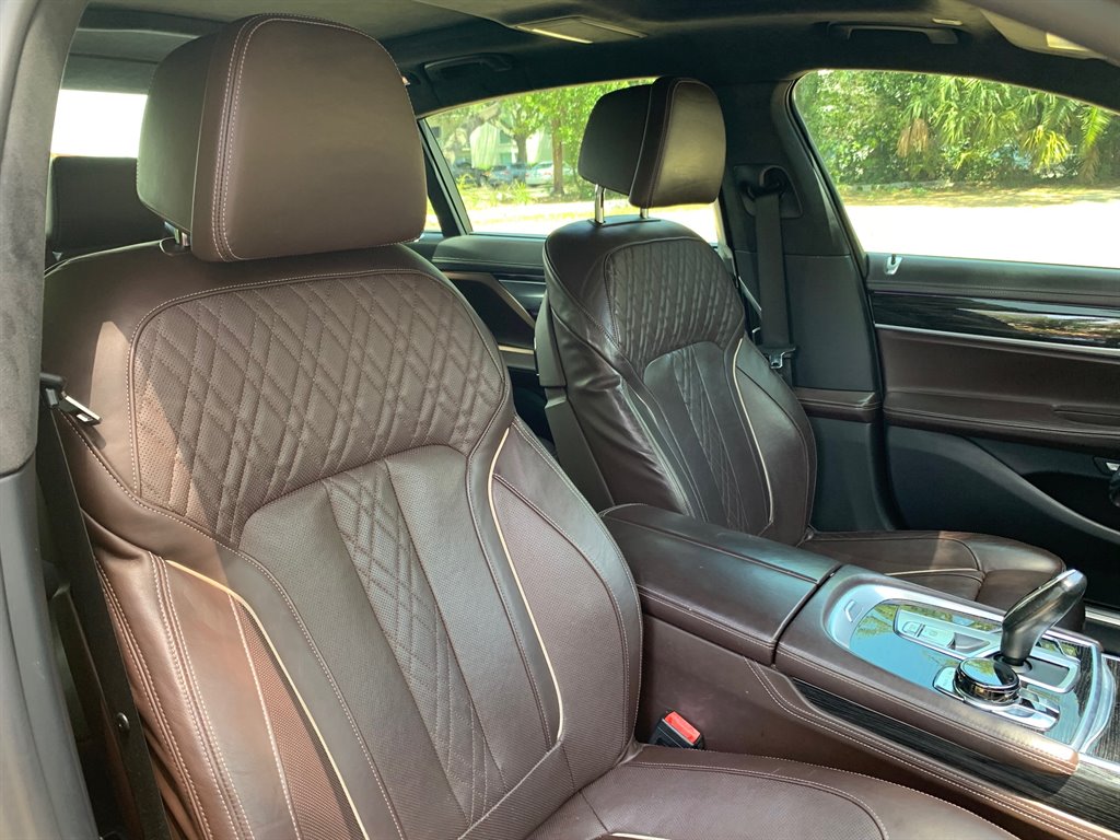 2016 BMW 7-Series 750xi photo