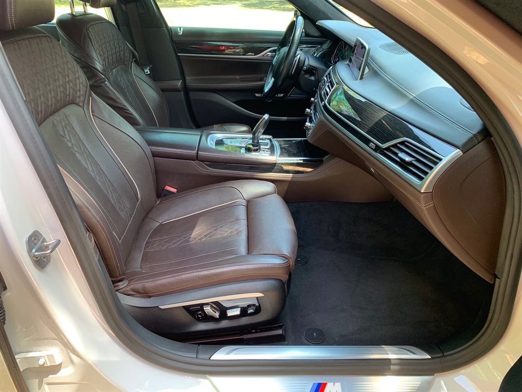 2016 BMW 7-Series 750xi photo