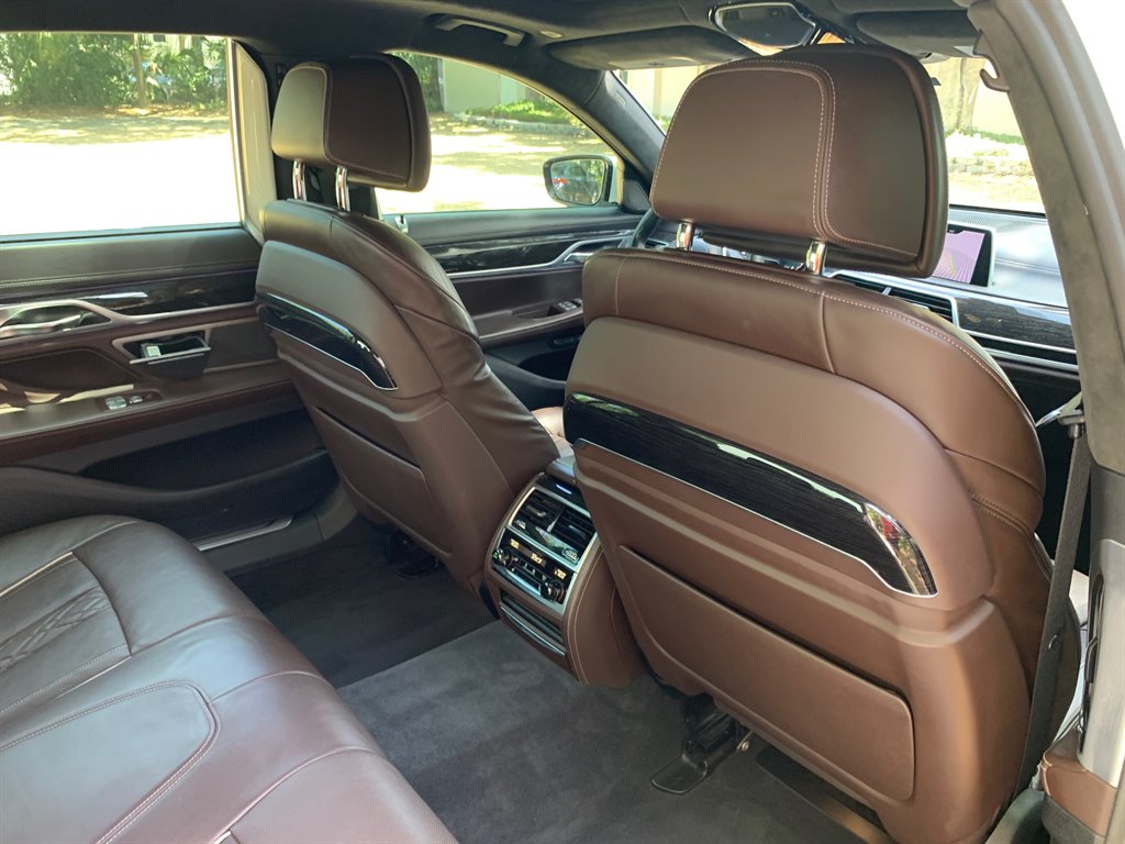 2016 BMW 7-Series 750xi photo