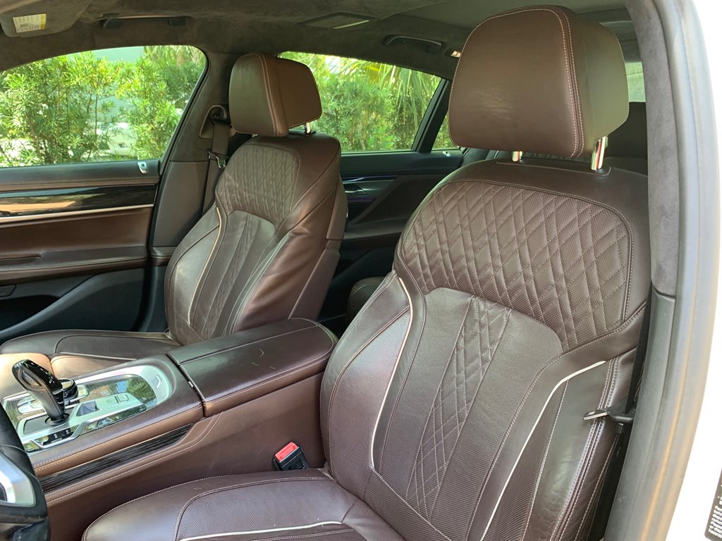 2016 BMW 7-Series 750xi photo