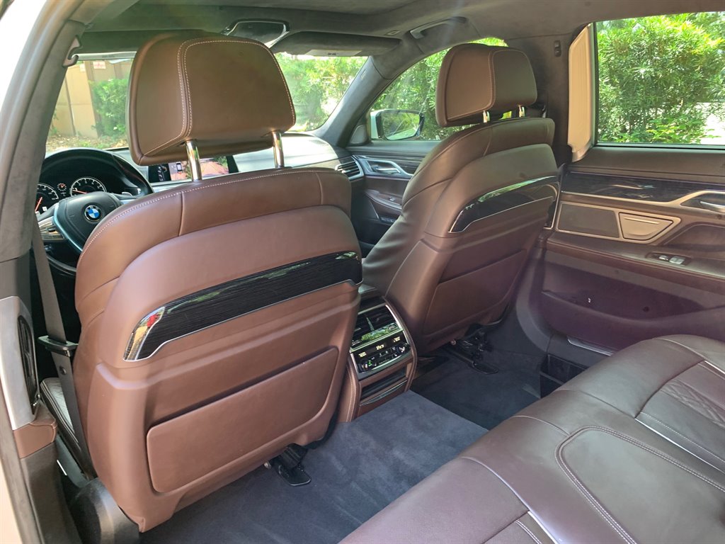 2016 BMW 7-Series 750xi photo