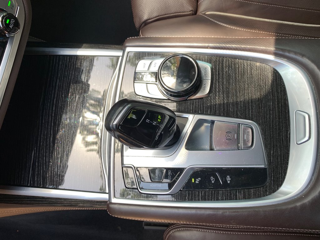 2016 BMW 7-Series 750xi photo