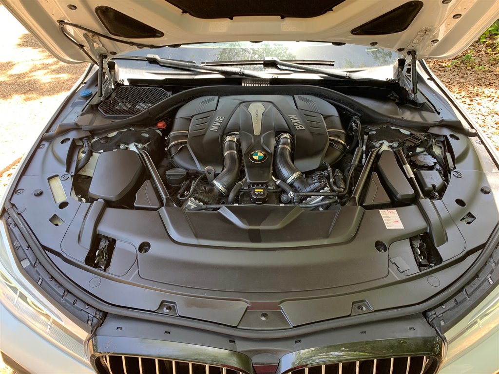 2016 BMW 7-Series 750xi photo