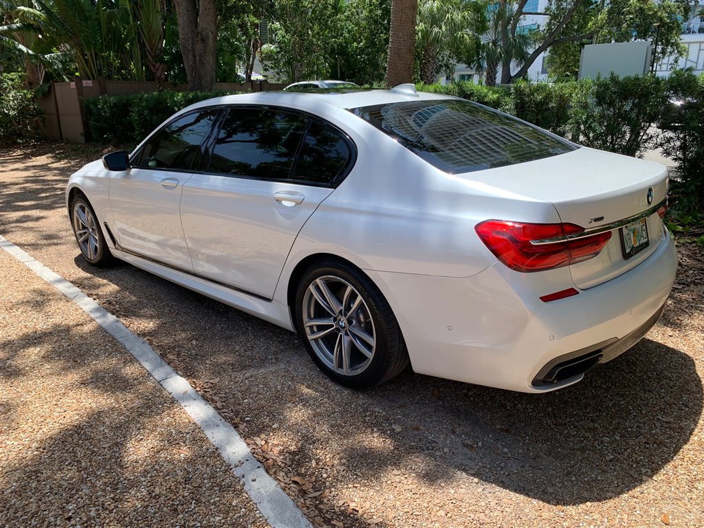 2016 BMW 7-Series 750xi photo